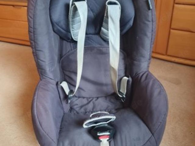 Maxi Cosi Kindersitz (9-18kg) schwarz - 1